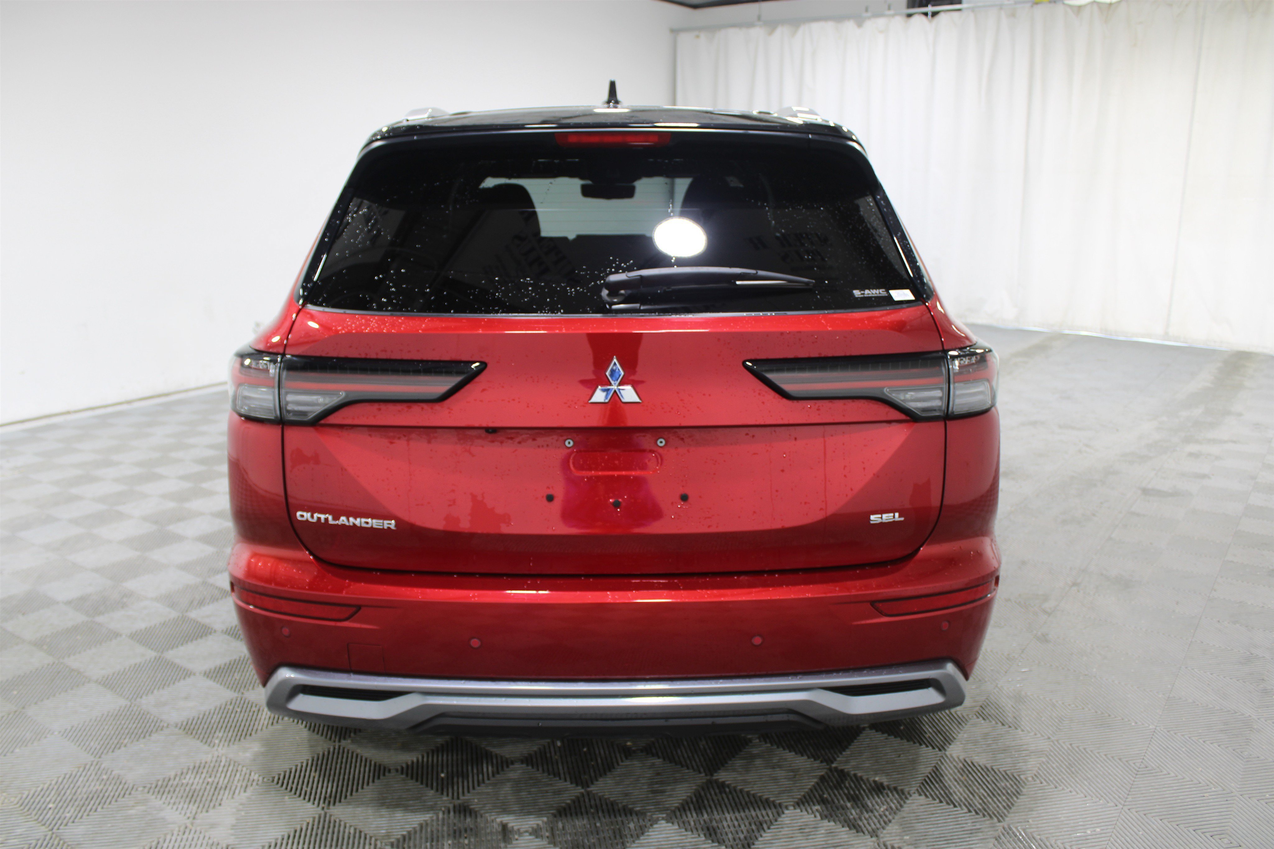 Used 2025 Mitsubishi Outlander AWD image 4
