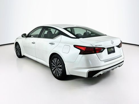 Used 2023 Nissan Altima 2.5 SV w/ SV Premium Package FWD image 5
