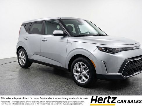 Used 2025 Kia Soul LX w/ LX Technology Package FWD image 1