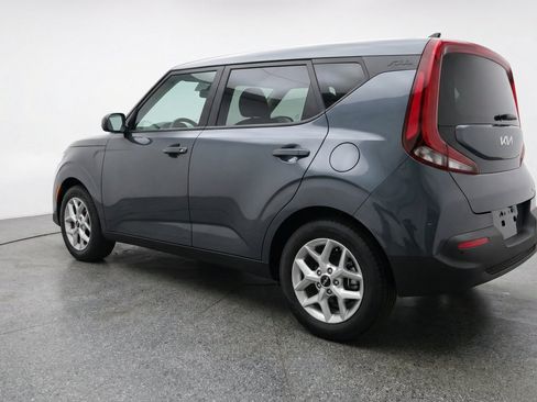Used 2025 Kia Soul LX w/ LX Technology Package FWD image 6