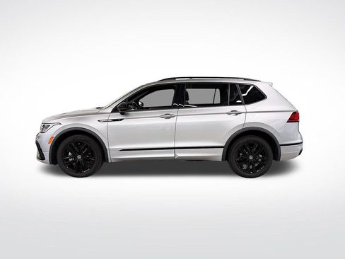Used 2022 Volkswagen Tiguan SE R-Line FWD image 2