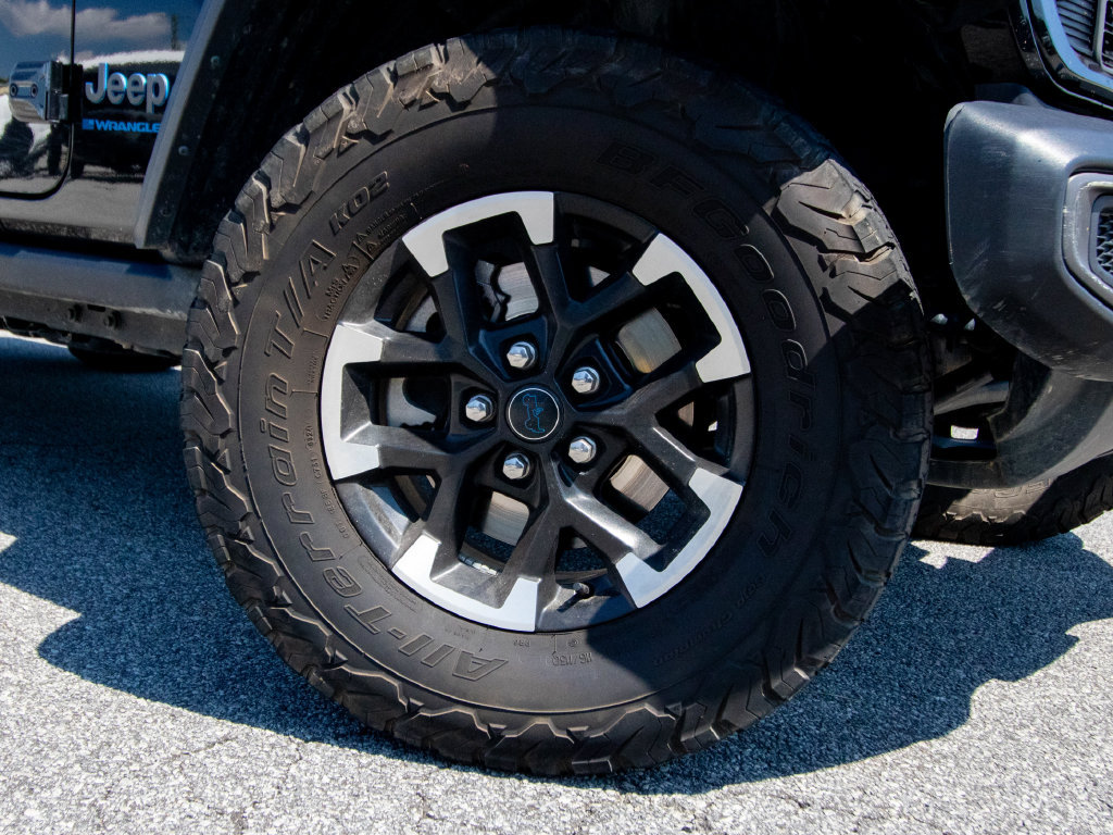 Used 2024 Jeep Wrangler Unlimited Rubicon 4xe AWD/4WD image 14