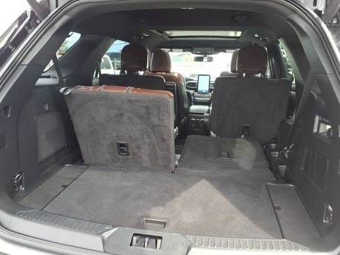 Certified 2023 Ford Explorer Platinum w/ Technology Package AWD/4WD image 29