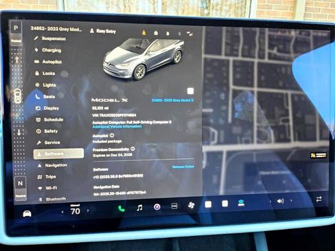 Used 2023 Tesla Model X image 4