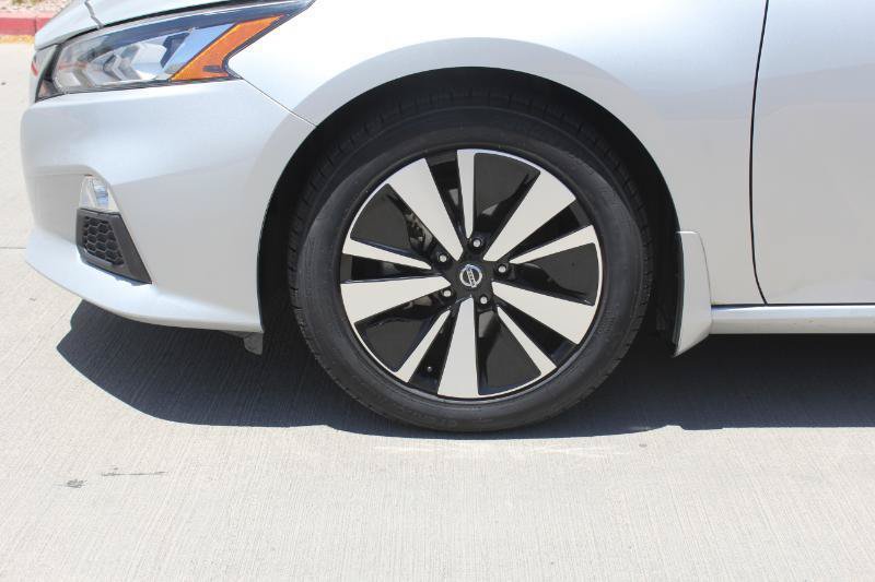 Used 2022 Nissan Altima 2.5 SV FWD image 36