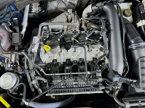 Used 2021 Volkswagen Jetta SE w/ SE Cold Weather Package image 32