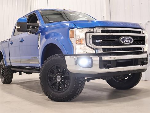 Certified 2020 Ford F350 Lariat w/ Tremor Off-Road Package image 43