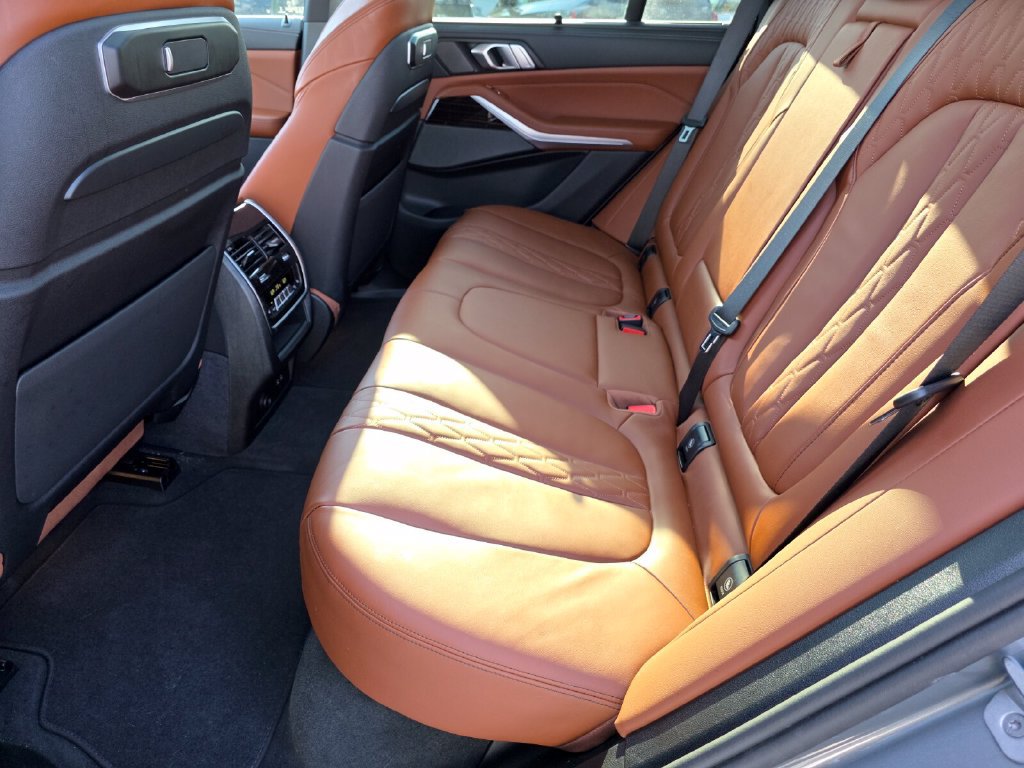 Certified 2025 BMW X5 xDrive40i w/ Executive Package AWD/4WD image 21