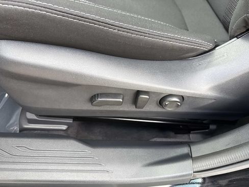 Used 2025 Subaru Outback Premium AWD/4WD image 23
