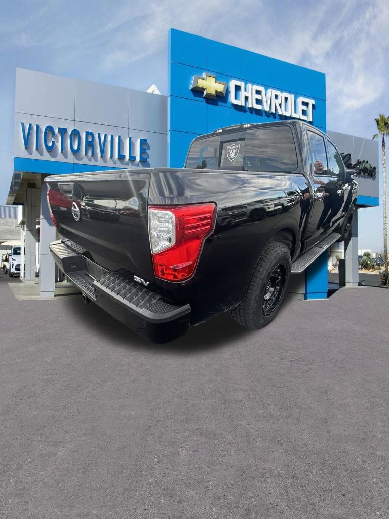 Used 2017 Nissan Titan SV RWD image 6
