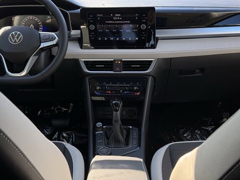 New 2025 Volkswagen Taos SE image 27