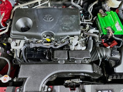 Used 2019 Toyota RAV4 Limited w/ Advanced Technology Package FWD image 33