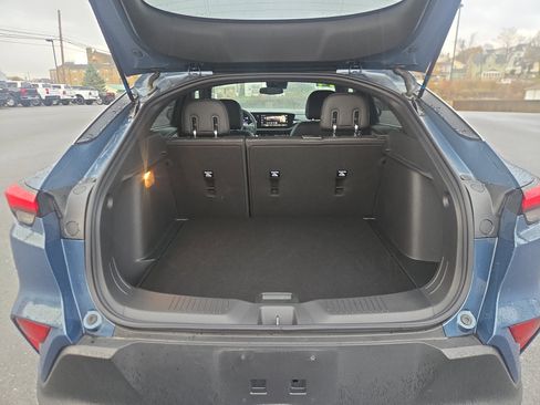 Used 2024 Buick Envista Preferred w/ Advanced Safety Package image 5