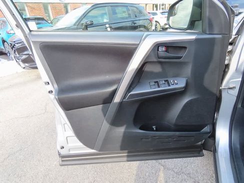 Used 2018 Toyota RAV4 LE image 16