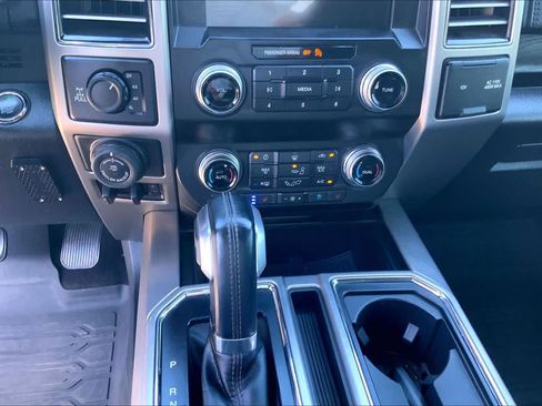 Used 2020 Ford F150 Platinum w/ Equipment Group 701A Luxury AWD/4WD image 30
