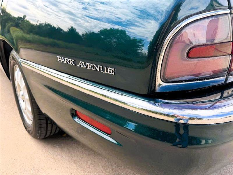 Used 1999 Buick Park Avenue w/ Prestige Opt Pkg FWD image 16