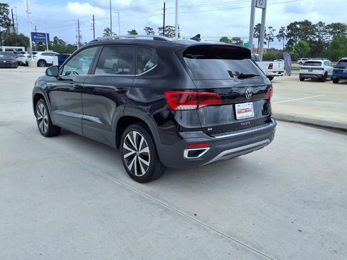 Used 2022 Volkswagen Taos SE FWD image 8