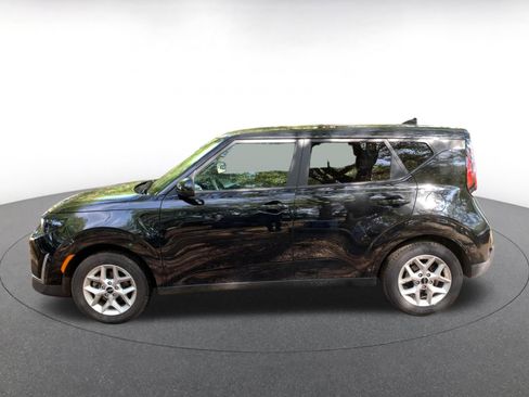 Used 2025 Kia Soul LX w/ LX Technology Package image 4