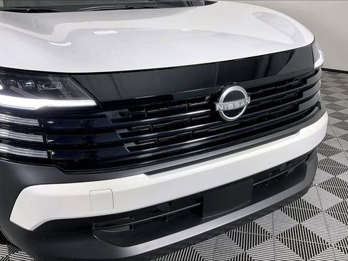 Certified 2025 Nissan Kicks SV image 37