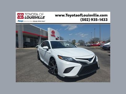 Used 2020 Toyota Camry SE w/ Sunroof Package