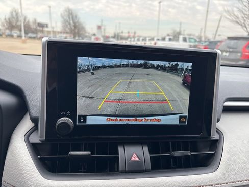 Used 2025 Toyota RAV4 XLE w/ Convenience Package image 27