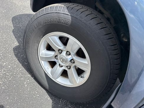 Used 2007 Toyota Sequoia SR5 AWD/4WD image 12