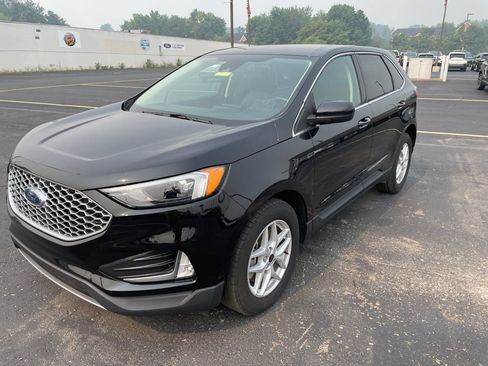 Used 2023 Ford Edge SEL w/ Convenience Package AWD/4WD image 3