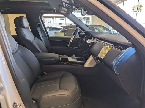 New 2026 Land Rover Range Rover Long Wheelbase SE AWD/4WD image 29