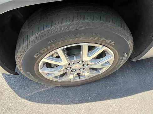 Used 2022 GMC Acadia SLT FWD image 4