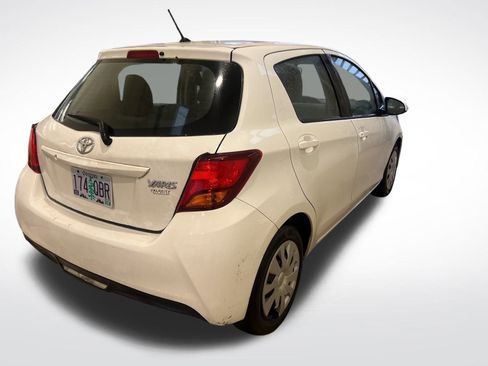 Used 2016 Toyota Yaris L image 4