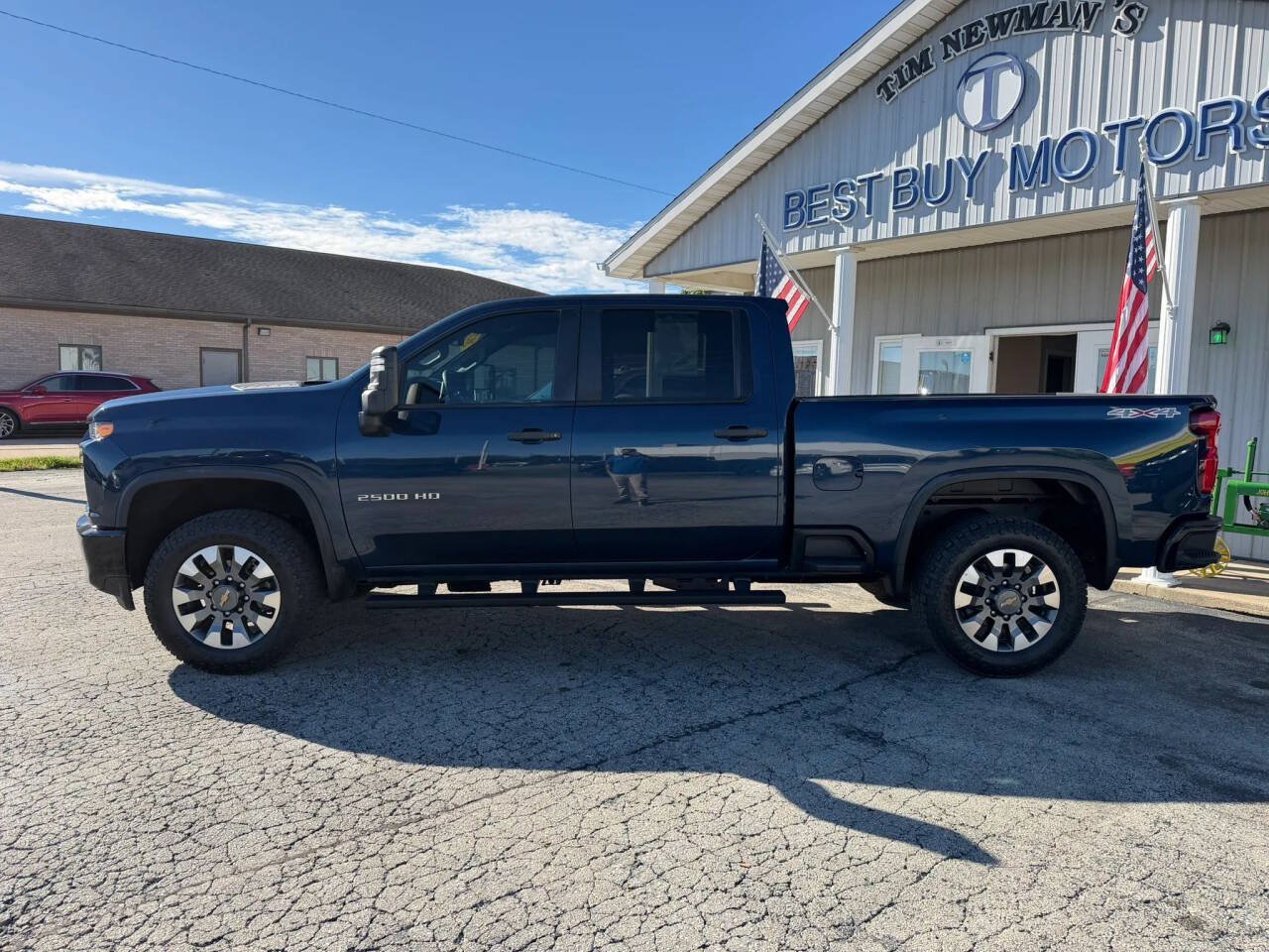 Used 2021 Chevrolet Silverado 2500 Custom w/ Custom Convenience Package AWD/4WD image 2