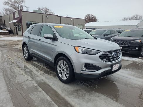 Used 2024 Ford Edge Titanium image 4