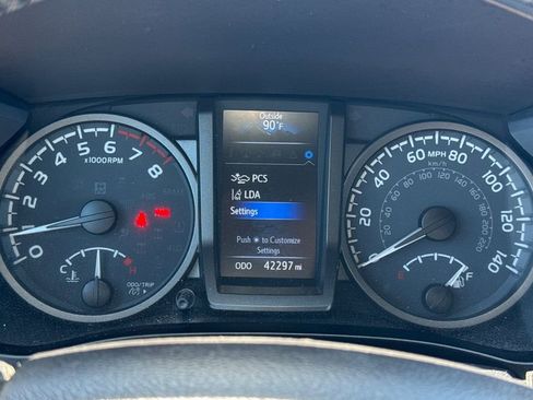 Used 2021 Toyota Tacoma TRD Off-Road w/ TRD Premium Off Road Package AWD/4WD image 23