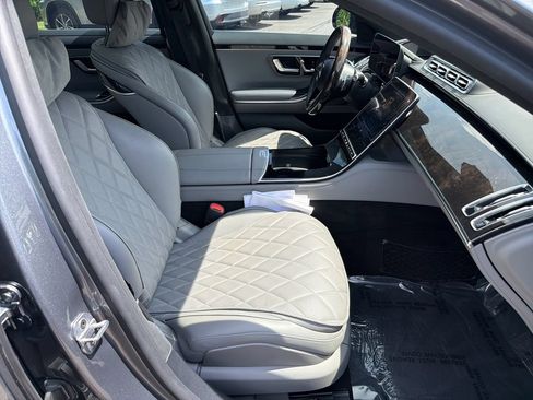 Used 2022 Mercedes-Benz S 580 4MATIC Sedan w/ AMG Line Package image 13