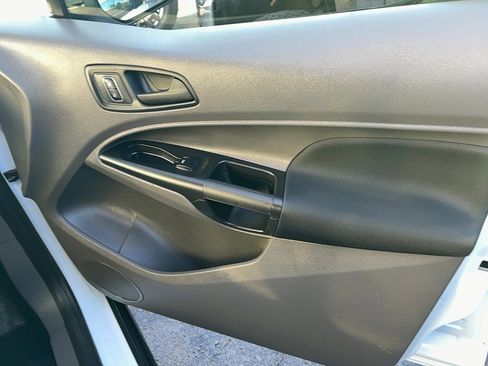 Used 2020 Ford Transit Connect XL image 4