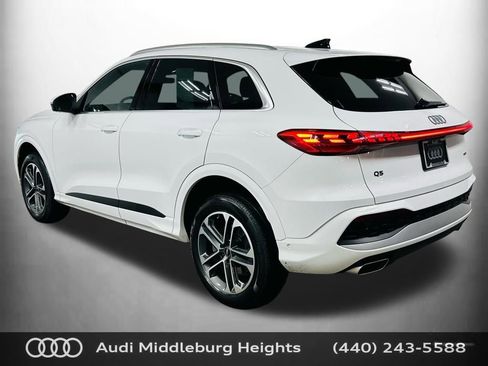 Certified 2025 Audi Q5 Premium w/ Convenience Package AWD/4WD image 5