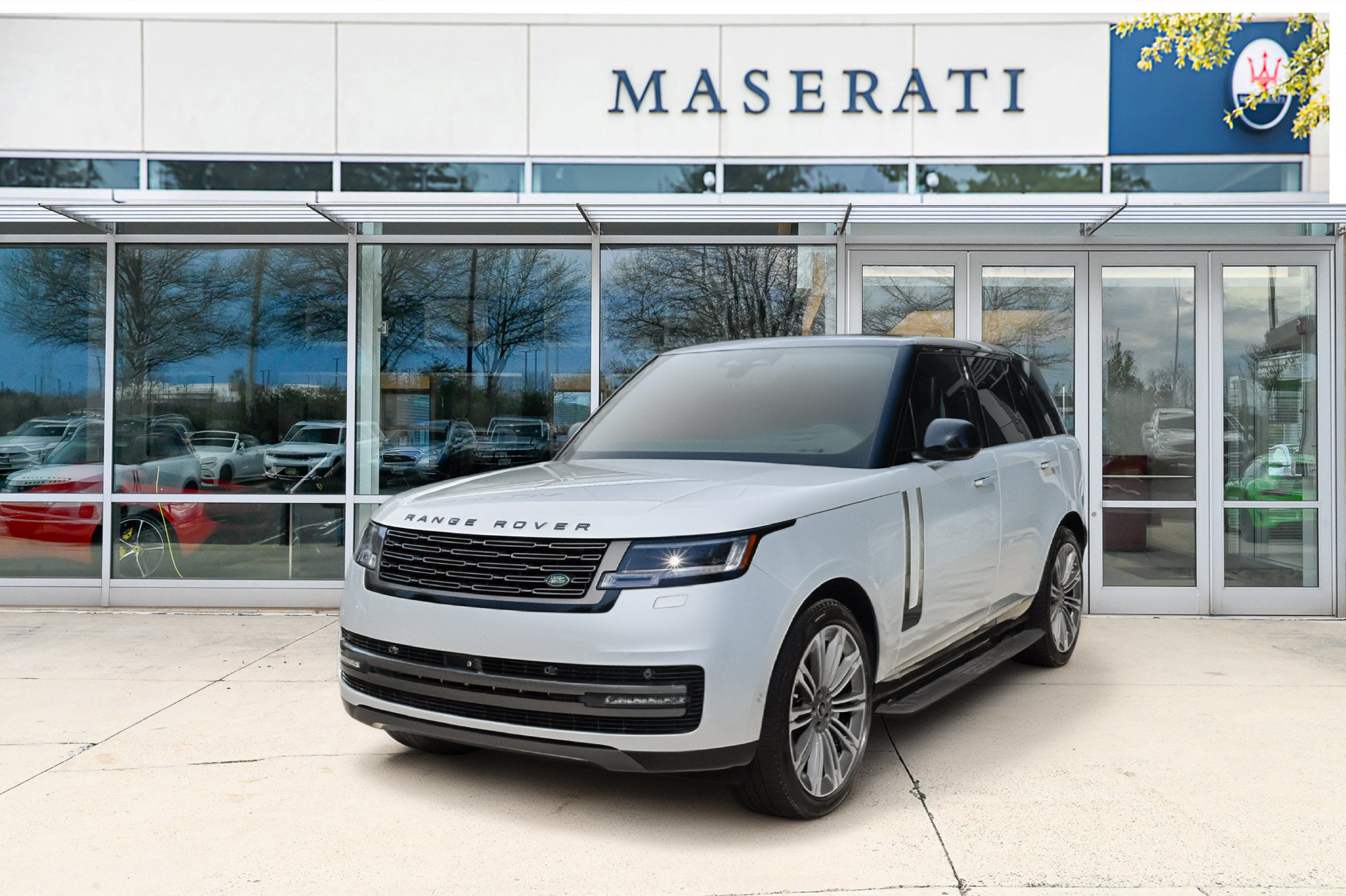 Used 2025 Land Rover Range Rover SE AWD/4WD image 1