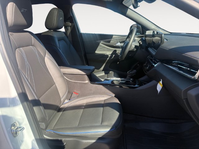 Used 2025 Buick Envista Sport Touring w/ Experience Buick Package FWD image 15
