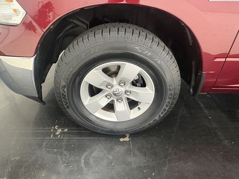 Used 2019 RAM 1500 Classic SLT image 12