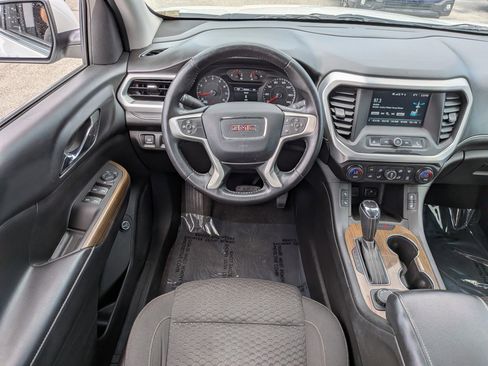 Used 2017 GMC Acadia SLE FWD image 18
