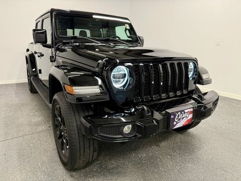 Used 2022 Jeep Gladiator Overland image 8