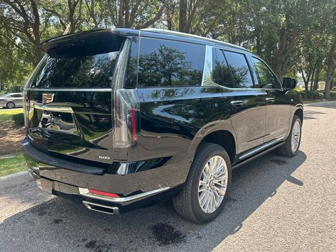 Used 2026 Cadillac Escalade Luxury AWD/4WD image 6