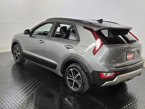 Used 2023 Kia Niro EX image 5
