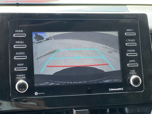 Used 2022 Toyota Camry SE image 11