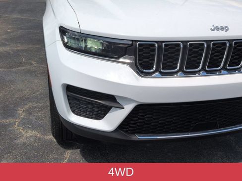 Used 2025 Jeep Grand Cherokee Laredo X w/ Luxury Tech Group I AWD/4WD image 8