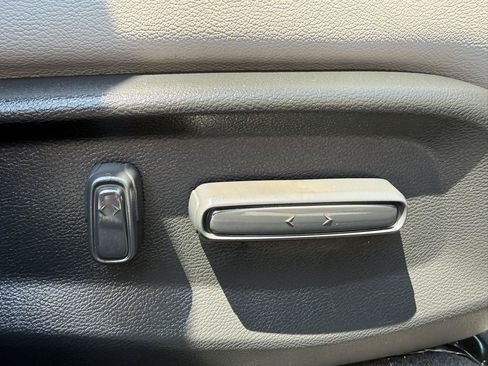 Used 2018 Honda Accord Touring image 24