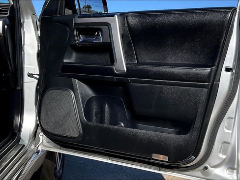 Used 2016 Toyota 4Runner Limited image 20