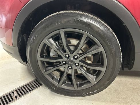 Used 2019 Ford Explorer XLT w/ Equipment Group 202A image 9