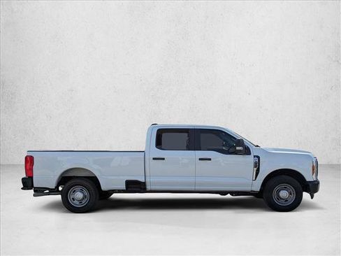 Used 2025 Ford F250 XL image 4
