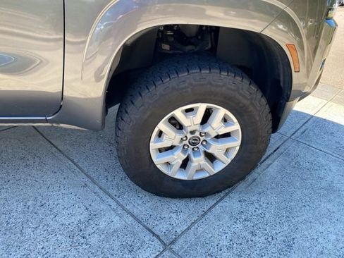 Used 2022 Nissan Frontier SV image 17